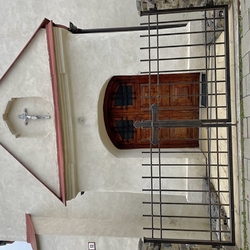 Kovan brna s krom vyroben pre rmskokatolcky kostol v ubici pri Kemarku