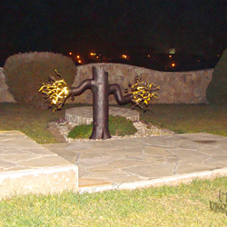 Kovan zhradn svietidlo - Strom - exterirov svietidlo - luxusn lampa rune vykovan umeleckmi kovmi v UKOVMI