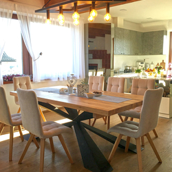 Modern dizajnov stl a osvetlenie vyroben v ateliri dizajnu a umenia UKOVMI pre rodinn dom