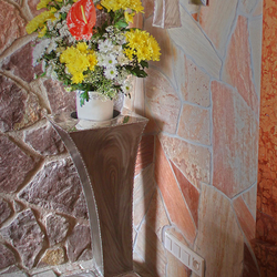 Nerezov kvetin v kaplnke - modern driak kvetov z nerezu
