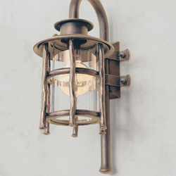 Exterirov bon lampa BABIKA - luxusn nstenn svietidlo s vidieckym dizajnom pre vnimon osvetlenie chalupy, retaurcie...