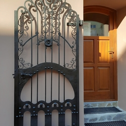 Repas historickej mree na dverch historickej budovy v centre Preova