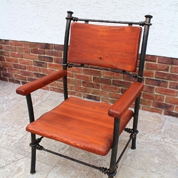 Chaise artisanale en fer forg et bois. Fait sur mesur pour extrieur de la maison familiale.
