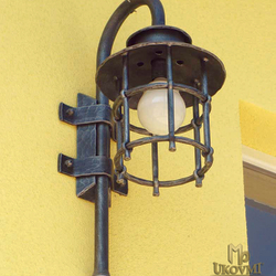Bon kovan svietidlo KLASIK - luxusn exterirov svietidlo - zhradn nstenn lampa s logom UKOVMI