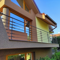 Kunstvolles schmiedeeisernes Gelnder mit geschmiedeten Knoten fr Balkon und Terrasse eines Einfamilienhauses