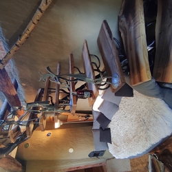 Vnimon interirov schodisko kovmi umelecky vykovan do podoby stromu - dizajnov schodisk