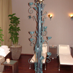 Svietnik slnenice v Grand Hotel Praha, Vysok Tatry - luxusn svietnik rune vykovan v UKOVMI