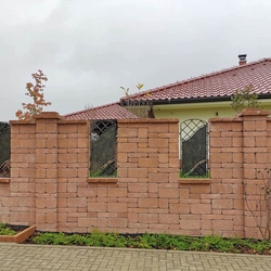 Geschmiedeter Zaun hergestellt fr ein Einfamilienhaus in der Westslowakei
