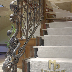 Kpia historickho zbradlia na schody - interirov zbradlie v historickej budove v Koiciach