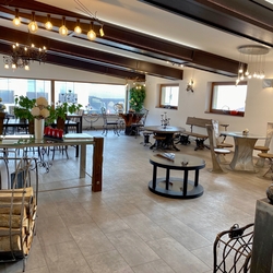 Atelier d'art de la forge UKOVMI  showroom  mobilier forg et en acier inoxydable design, clairage, bougeoirs...