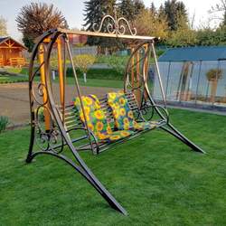 Garden swing for relaxation and well-being with a quality guarantee – forged furniture