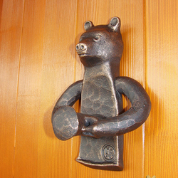Umělecké ručně kované klepadlo na dveře ve tvaru medvěda