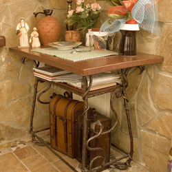 Rustikální nábytek - luxusní kovaný stolek s úložným prostorem