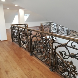Luxuriöses Geländer auf der Galerie und Treppe – Innengeländer