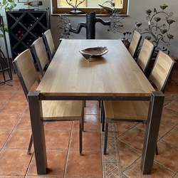 Moderní jídelní stůl se šesti židlemi - hranatý design - moderní nábytek
