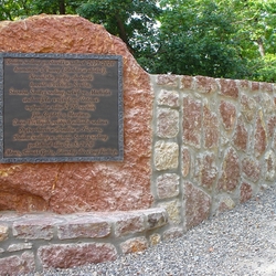 Kovaná pamätná tabuľa na pútnickom mieste Butkov