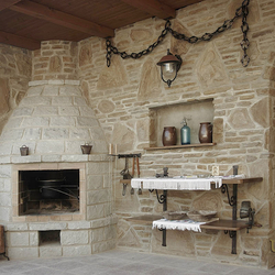 Souffle médiéval - accessoires en fer forgé pour la tonnelle avec la cheminée