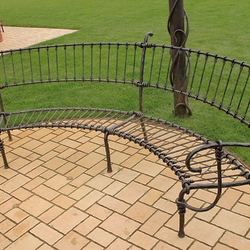 Kovaná lavice do zahrady - (bez polštářů) - designová oblouková lavička